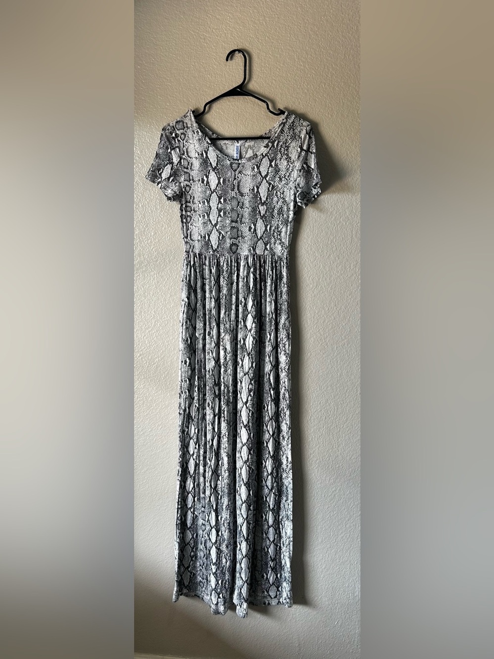 VIISHOW Snake Print Maxi Dress Black & White Animal Print Sz S Boho Vacay